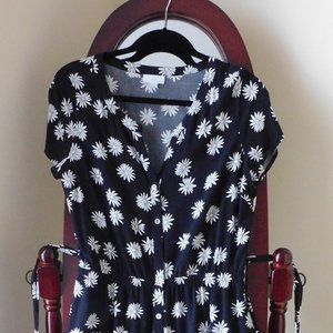 Black and white daisy dress